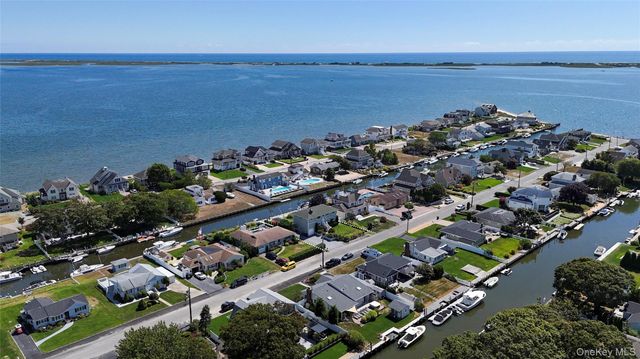 15 Marlin Road, East Quogue, NY 11942