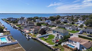 15 Marlin Road, East Quogue, NY 11942