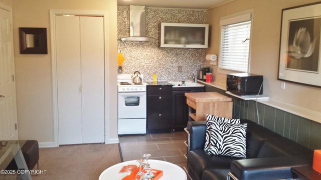 432 W 10th Avenue, Anchorage, AK 99501