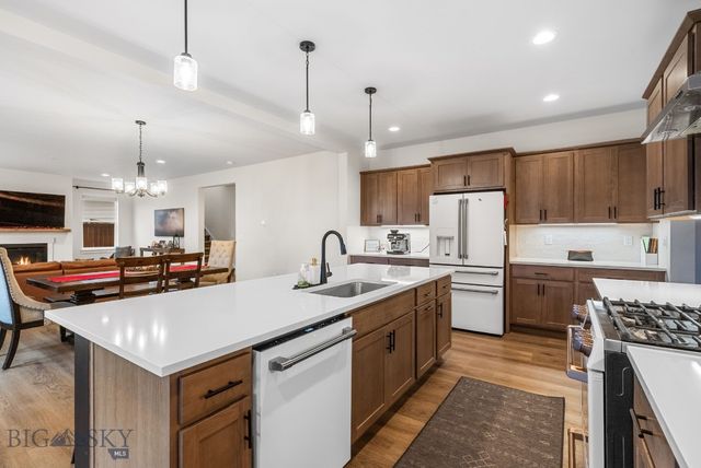 1516 Deadwood Loop, Belgrade, MT 59714