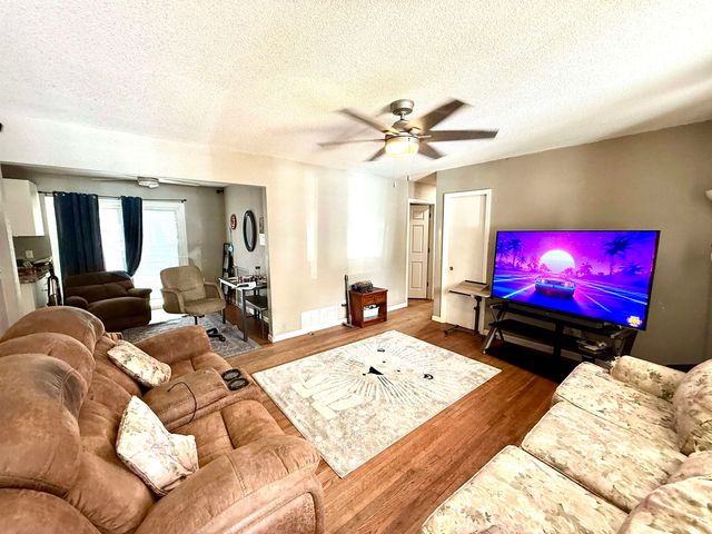 910 W Rita, Wichita, KS 67213
