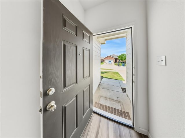 1713 Escondido Drive, Fort Worth, TX 76052