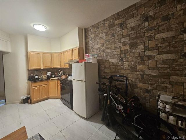 5411 4th Avenue, Brooklyn, NY 11220