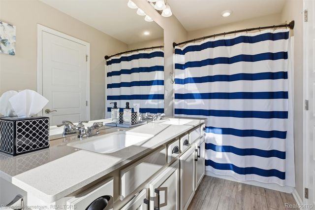 230 Sydney Court S, Plymouth, MI 48170