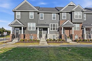 230 Sydney Court S, Plymouth, MI 48170