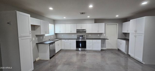 18209 N 7TH Drive, Phoenix, AZ 85023