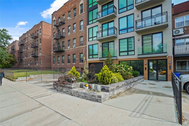 379 Ocean Parkway 3A, Brooklyn, NY 11218