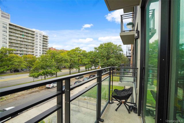 379 Ocean Parkway 3A, Brooklyn, NY 11218