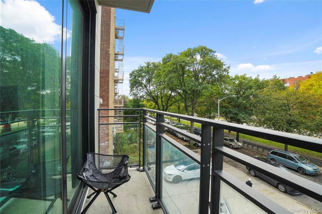 379 Ocean Parkway 3A, Brooklyn, NY 11218