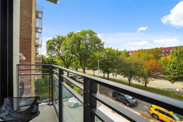 379 Ocean Parkway 3A, Brooklyn, NY 11218