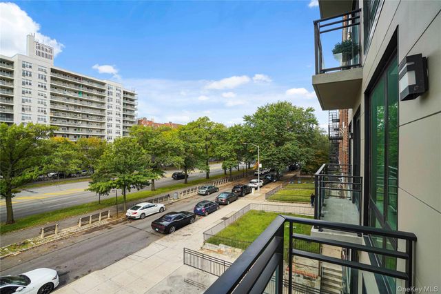 379 Ocean Parkway 3A, Brooklyn, NY 11218