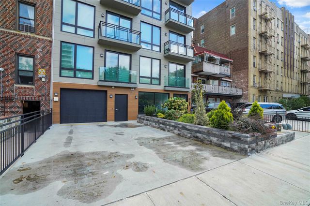 379 Ocean Parkway 3A, Brooklyn, NY 11218