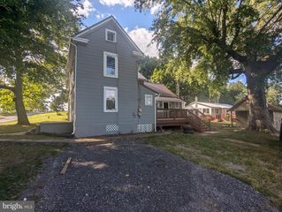 2353 LITTLE GEORGETOWN RD, Hedgesville, WV 25427