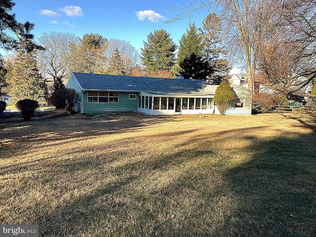 120 HUNT CLUB LN, Newtown Square, PA 19073