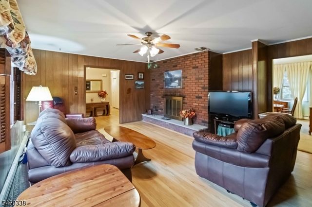 77 Sun Valley Way, Morris Plains Boro, NJ 07950