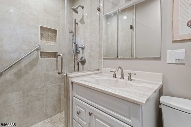 77 Sun Valley Way, Morris Plains Boro, NJ 07950