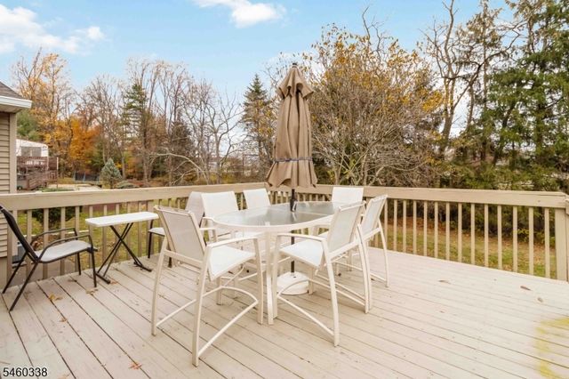 77 Sun Valley Way, Morris Plains Boro, NJ 07950
