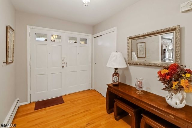 77 Sun Valley Way, Morris Plains Boro, NJ 07950