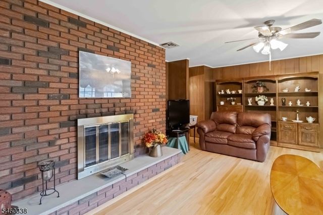 77 Sun Valley Way, Morris Plains Boro, NJ 07950