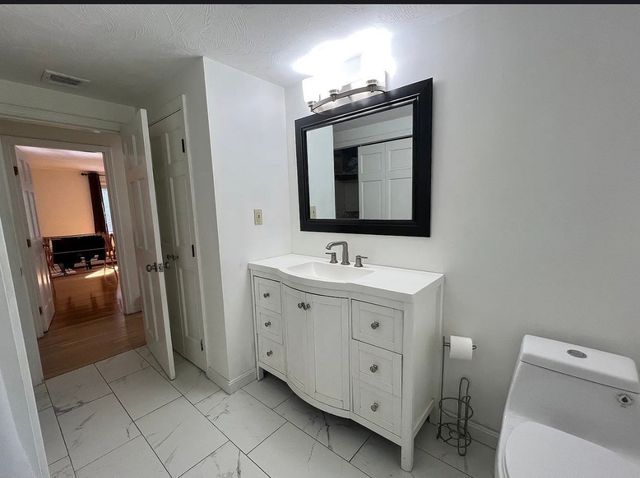 302 Old Post Road 302, Sharon, MA 02067
