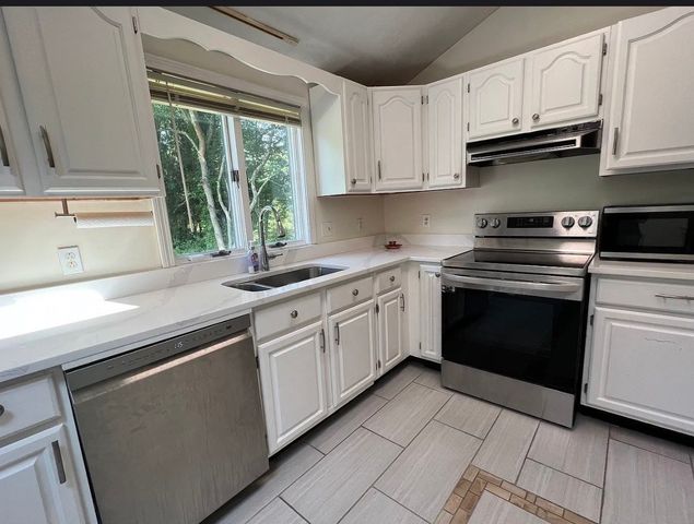 302 Old Post Road 302, Sharon, MA 02067