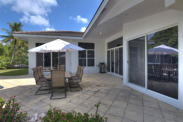 1125 E Waterside Cir, Weston, FL 33327