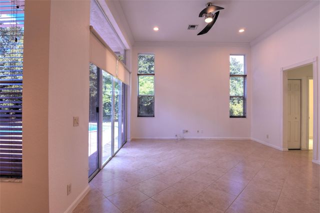 1125 E Waterside Cir, Weston, FL 33327