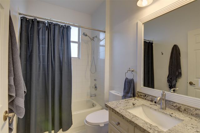 1125 E Waterside Cir, Weston, FL 33327