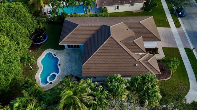 1125 E Waterside Cir, Weston, FL 33327