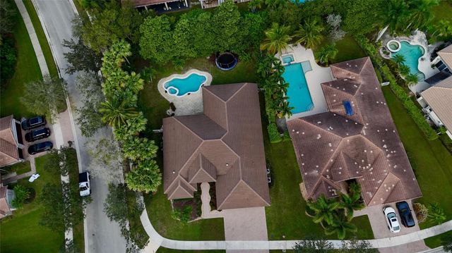 1125 E Waterside Cir, Weston, FL 33327