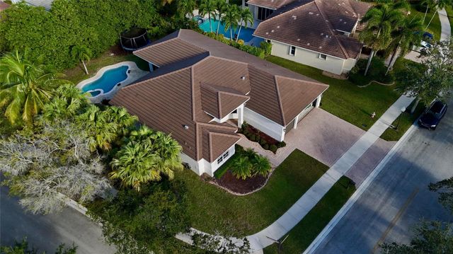 1125 E Waterside Cir, Weston, FL 33327