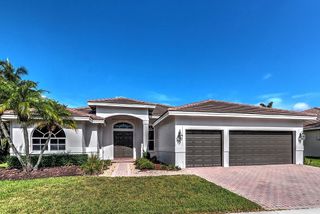 1125 E Waterside Cir, Weston, FL 33327