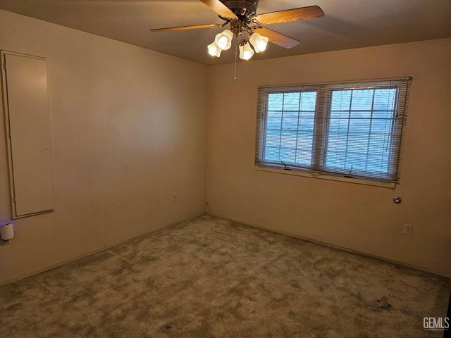 6212 Bel Aire Way, Bakersfield, CA 93309
