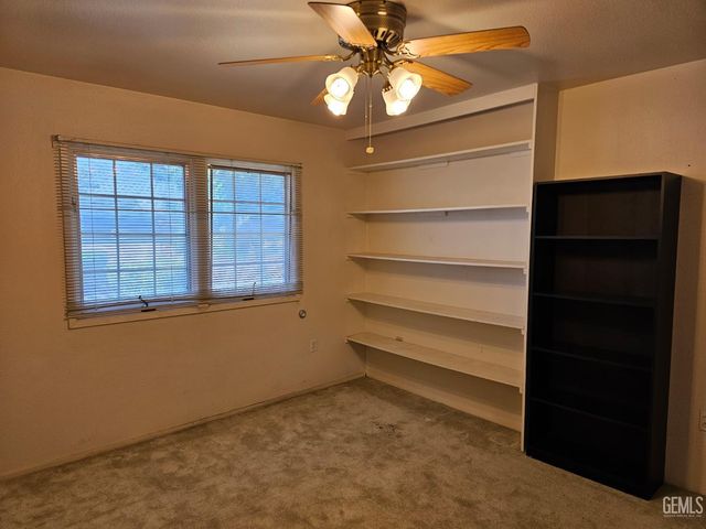 6212 Bel Aire Way, Bakersfield, CA 93309
