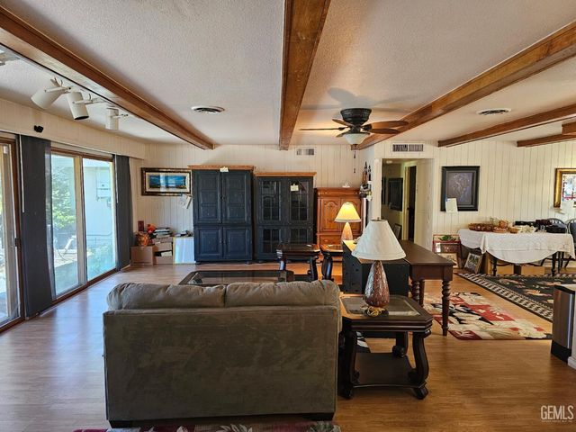 6212 Bel Aire Way, Bakersfield, CA 93309