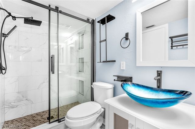 1660 Pine Valley DR 104, Fort Myers, FL 33907