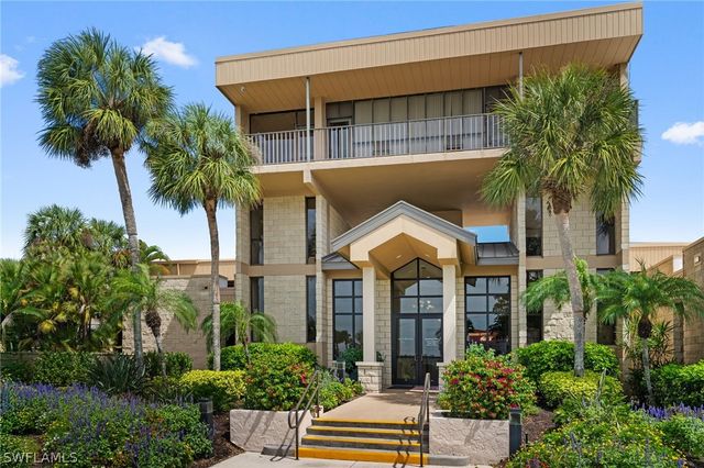 1660 Pine Valley DR 104, Fort Myers, FL 33907