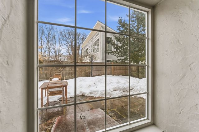 5 Bowser Court, Newport, RI 02840