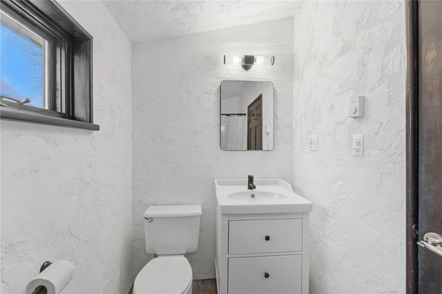 5 Bowser Court, Newport, RI 02840