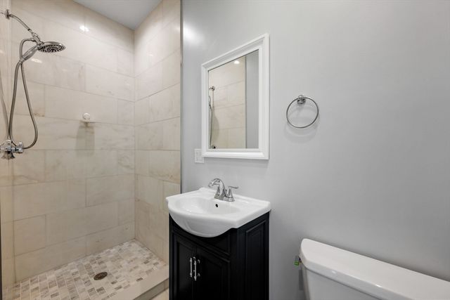 309 309-311 Sumner Street 2R, Boston, MA 02128