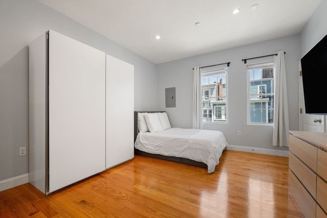 309 309-311 Sumner Street 2R, Boston, MA 02128