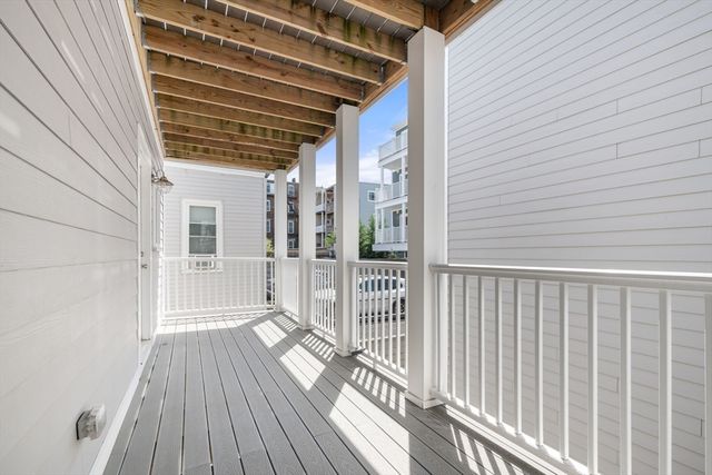 309 309-311 Sumner Street 2R, Boston, MA 02128