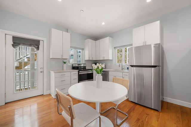 309 309-311 Sumner Street 2R, Boston, MA 02128