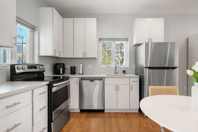 309 309-311 Sumner Street 2R, Boston, MA 02128