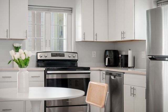 309 309-311 Sumner Street 2R, Boston, MA 02128