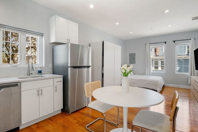 309 309-311 Sumner Street 2R, Boston, MA 02128