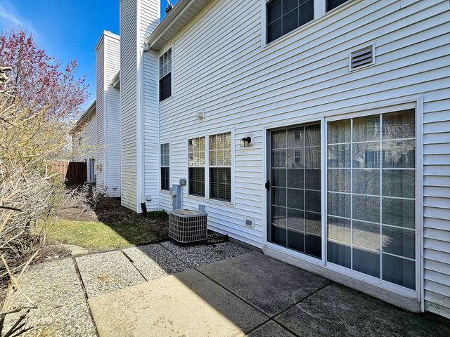 464 Lancaster Drive, Pingree Grove, IL 60140