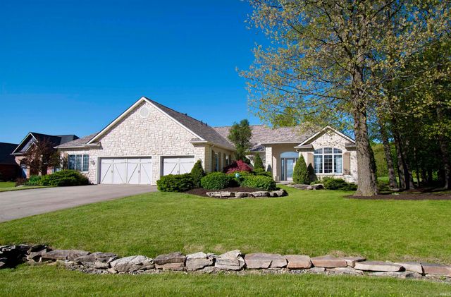 909 Eagle Trace, Kendallville, IN 46755