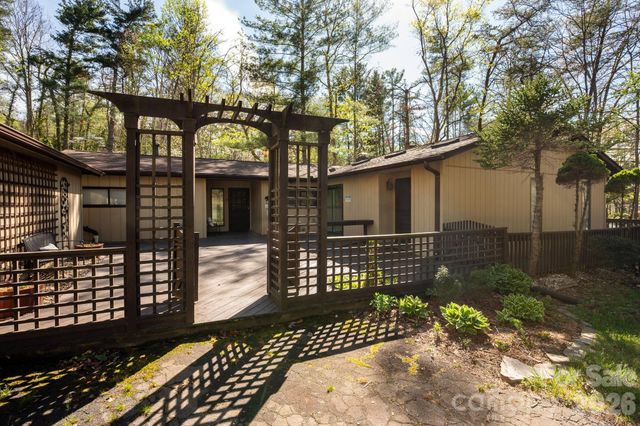 111 Hidden Pond Lane, Asheville, NC 28804