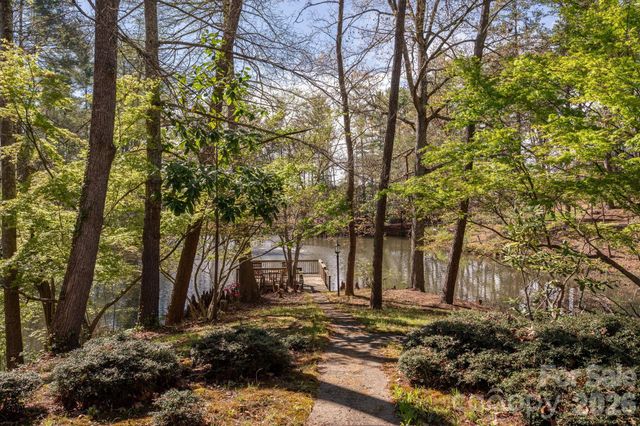 111 Hidden Pond Lane, Asheville, NC 28804